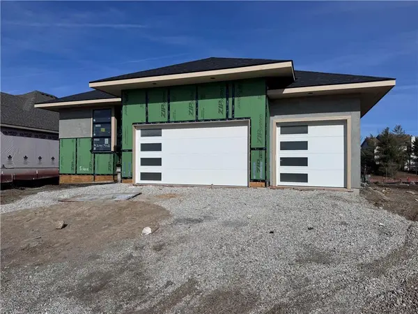 3244 W 133rd Terrace, Leawood, KS 66209