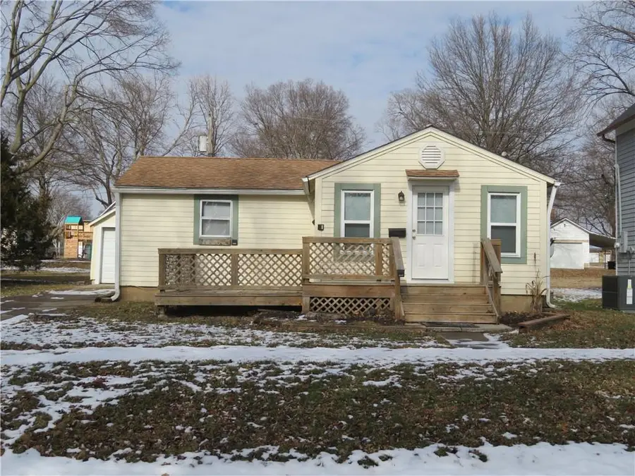 708 E Piankishaw Street, Paola, KS 66071 - Image #2