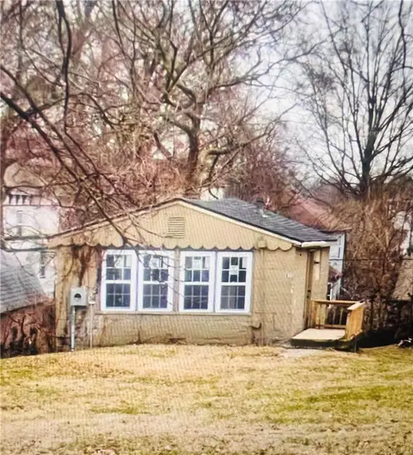 817 W White Oak Street, Independence, MO 64050