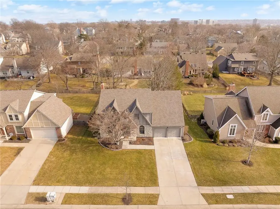 10405 King Street, Overland Park, KS 66214 - #2