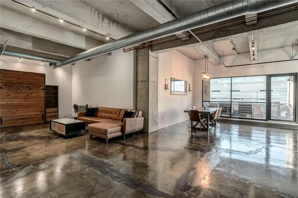 360 W Pershing Unit 230 Road #230, Kansas City, MO 64108 - #1