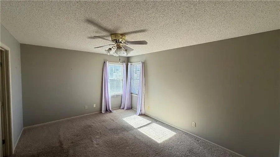 3902 Eastgate Drive, Saint Joseph, MO 64506 - #3