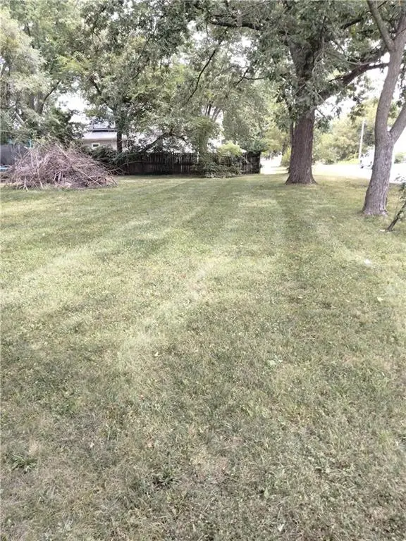 201 E School Street, Hamilton, MO 64644 - #3