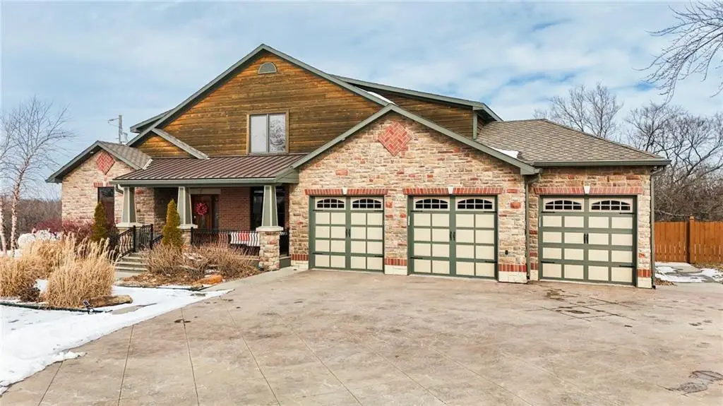 17492 Evans Road, Tonganoxie, KS 66086 - Image #1