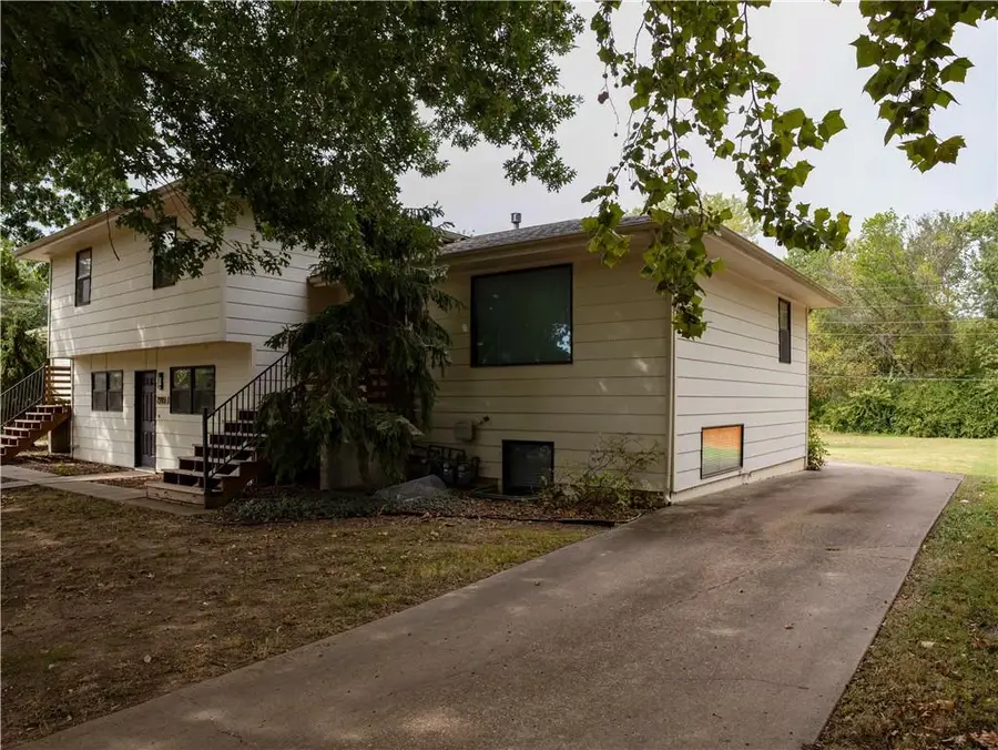 2913-2917 Missouri Street, Lawrence, KS 66046 - #2