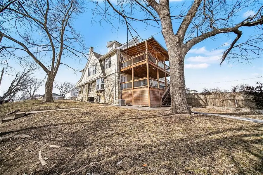 203 N Clinton Place, Kansas City, MO 64123 - #2