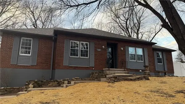 22 Locust Lane, Warrensburg, MO 64093