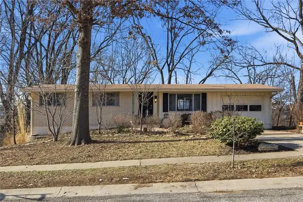 9938 Fair Lane Road, Lenexa, KS 66215