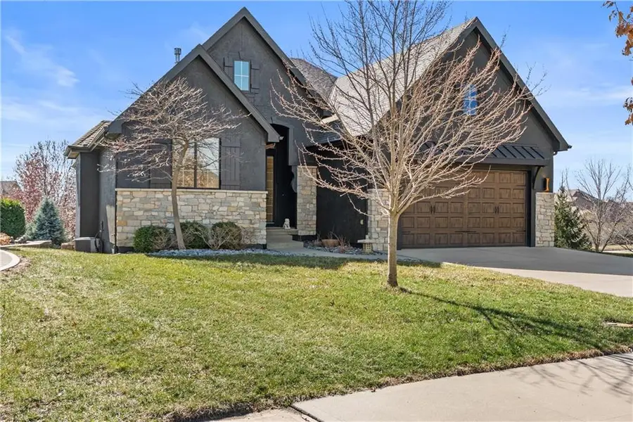 1600 NE Woodland Shores Circle, Lees Summit, MO 64086 - #2