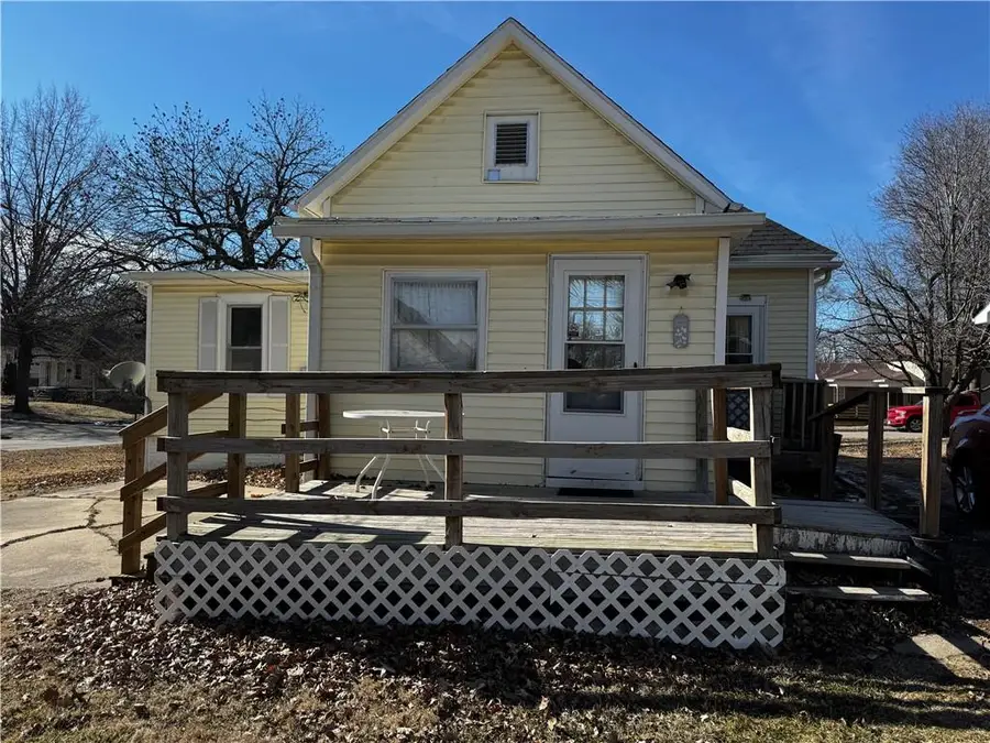 133 S Mulberry Street, Maryville, MO 64468 - #3