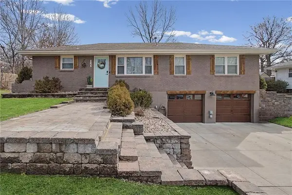 920 SW 14th Street Terrace, Blue Springs, MO 64015