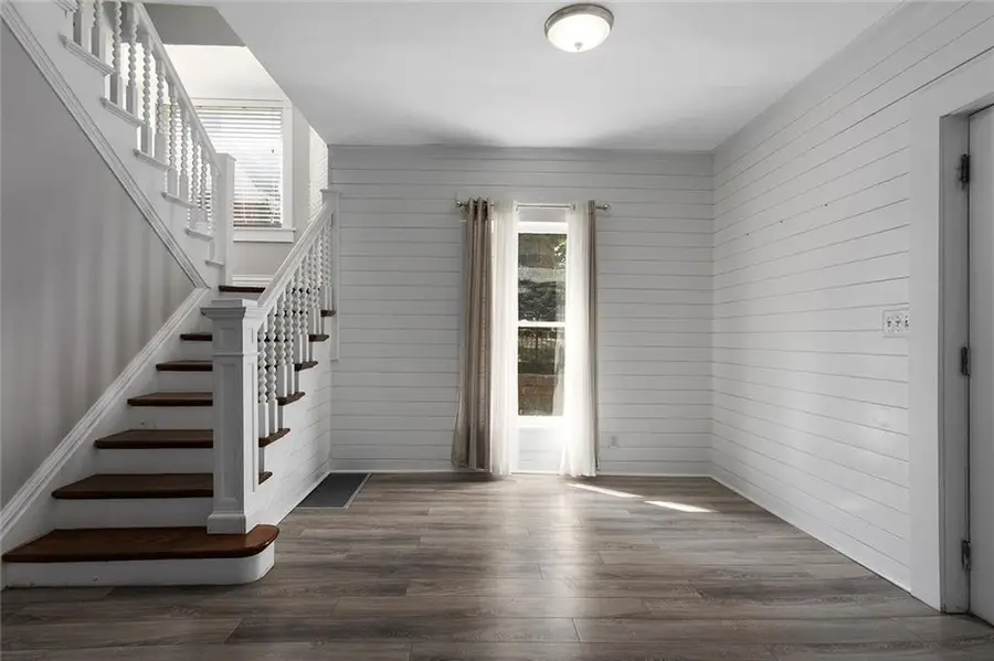 915 E 29th Street, Kansas City, MO 64109 - #2