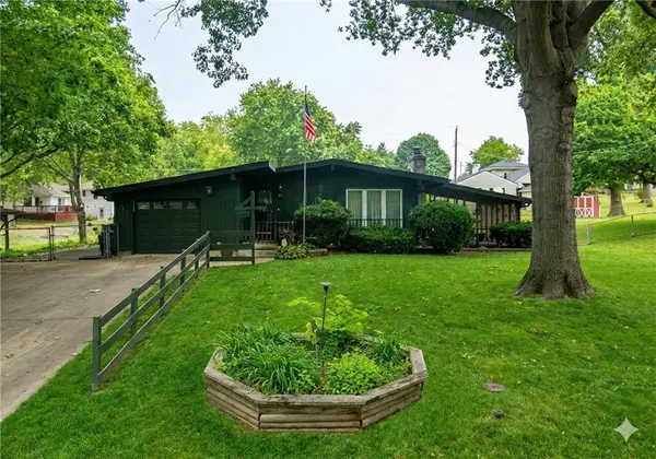 2527 Queen Ridge Drive, Independence, MO 64055