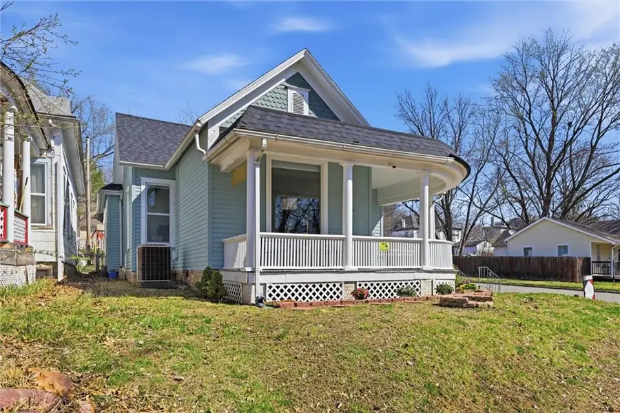 800 Pottawatomie Street, Leavenworth, KS 66048 - #3