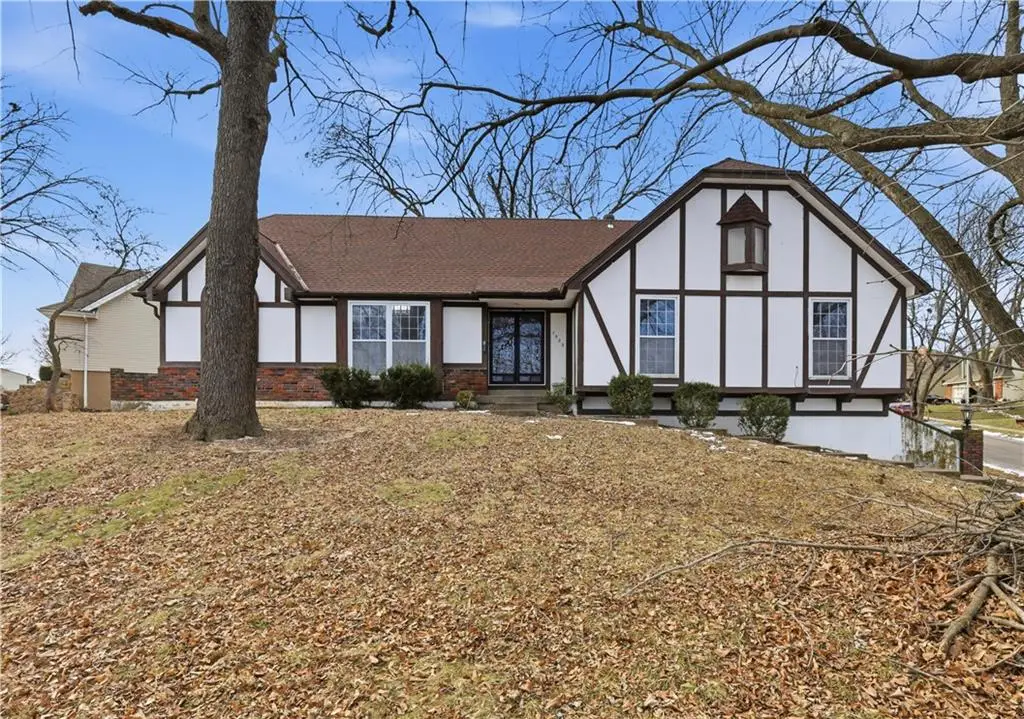 7922 N Northwood Road, Kansas City, MO 64151 - #1