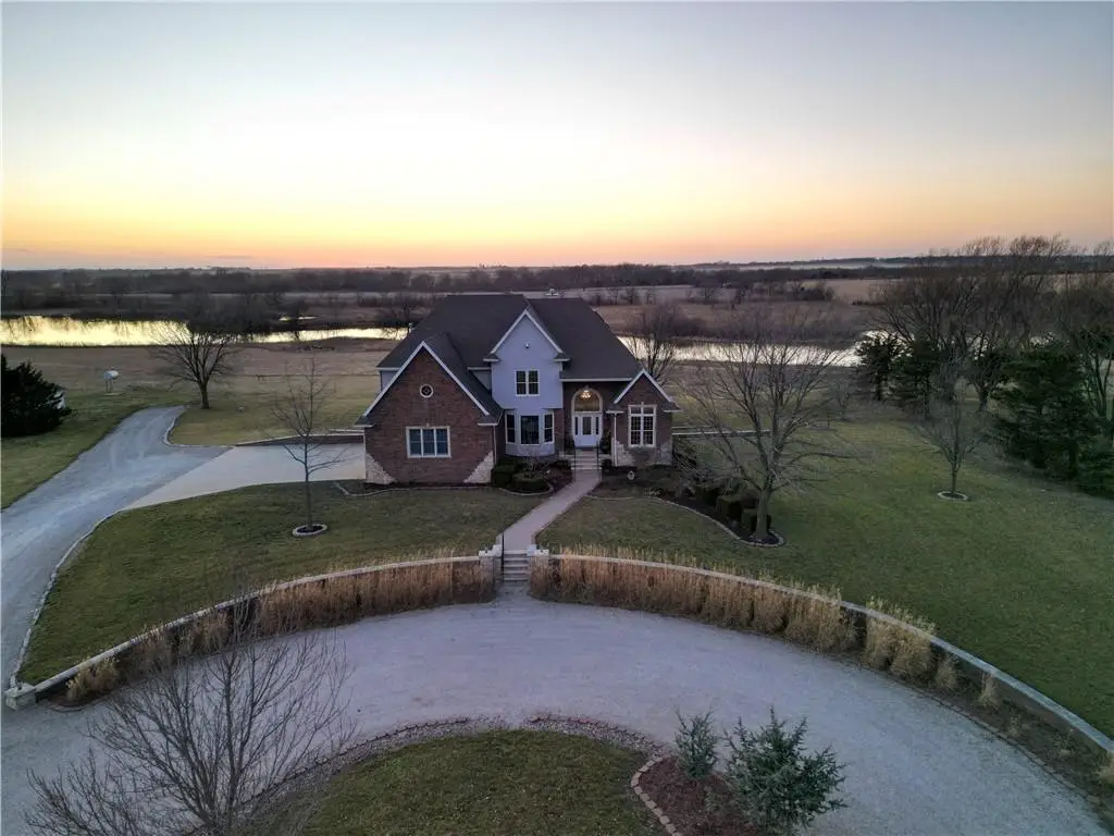 4631 S Country Club Road, Chanute, KS 66720 - #1
