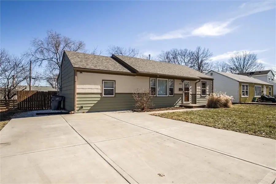 304 S Central Street, Olathe, KS 66061 - #2
