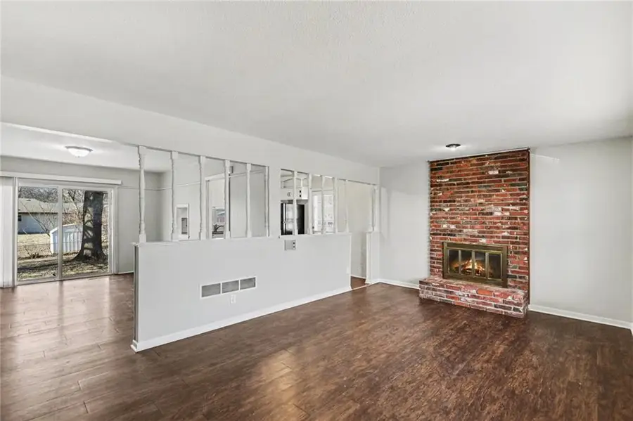 8806 Ford Avenue, Kansas City, MO 64138 - #3