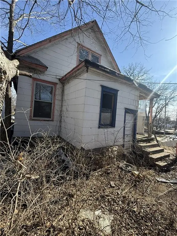 2744 Brooklyn Avenue, Kansas City, MO 64109 - #3