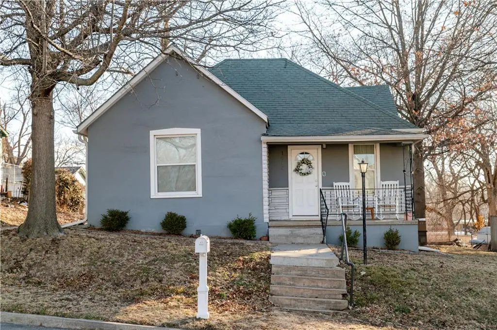 1018 N 10th Street, Atchison, KS 66002 - #1