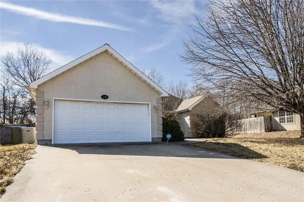 946 E Market Street, Warrensburg, MO 64093 - #1