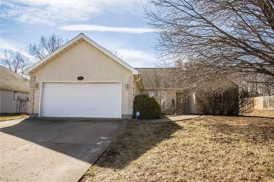 946 E Market Street, Warrensburg, MO 64093 - #2