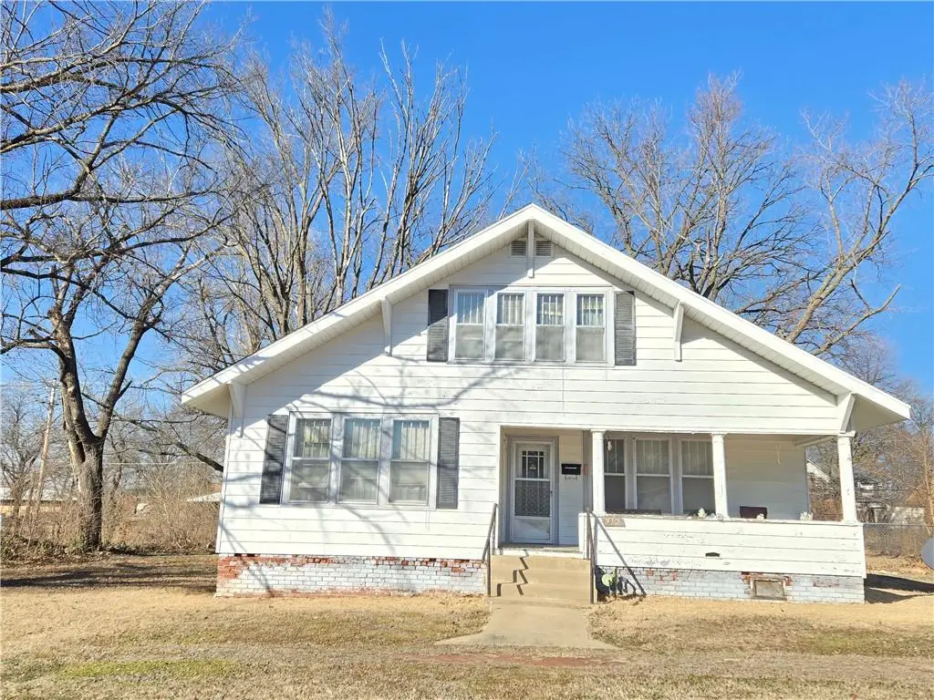 310 E 5th Street, Cherryvale, KS 67335 - #1
