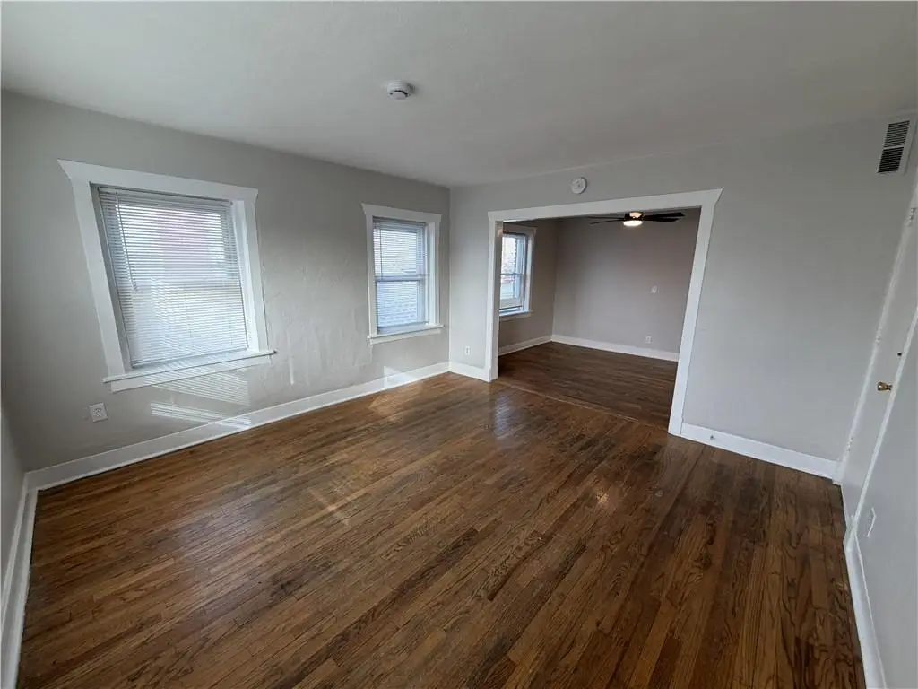 206 W 34th Street, Kansas City, MO 64111 - #1
