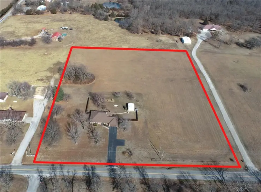 1355 E Ee Highway, El Dorado Springs, MO 64744 - #2