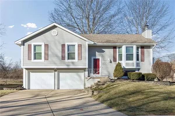 900 Shiloh Court, Liberty, MO 64068