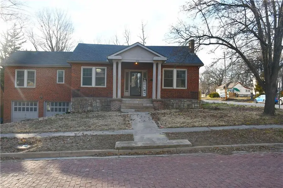 1041 N 5th Street, Independence, KS 67301 - #2