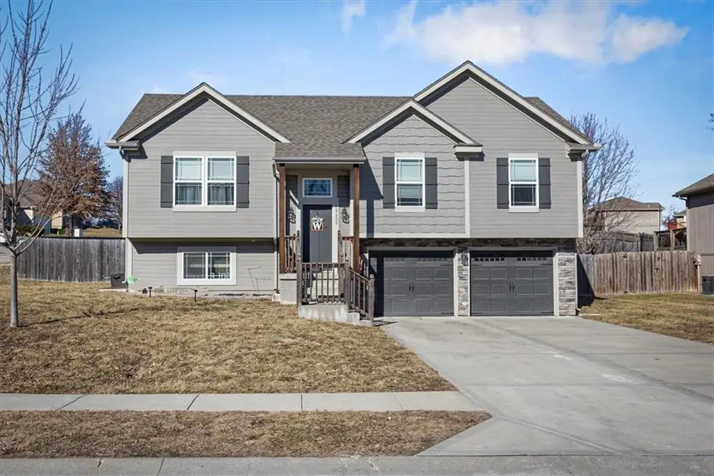 19600 E 11th Terrace N, Independence, MO 64056 - #1