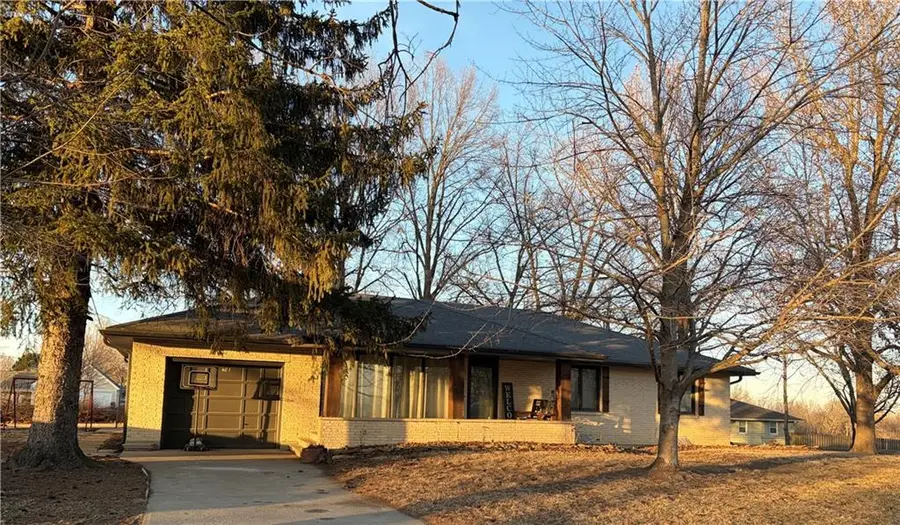 401 E College Street, Gallatin, MO 64640 - #2