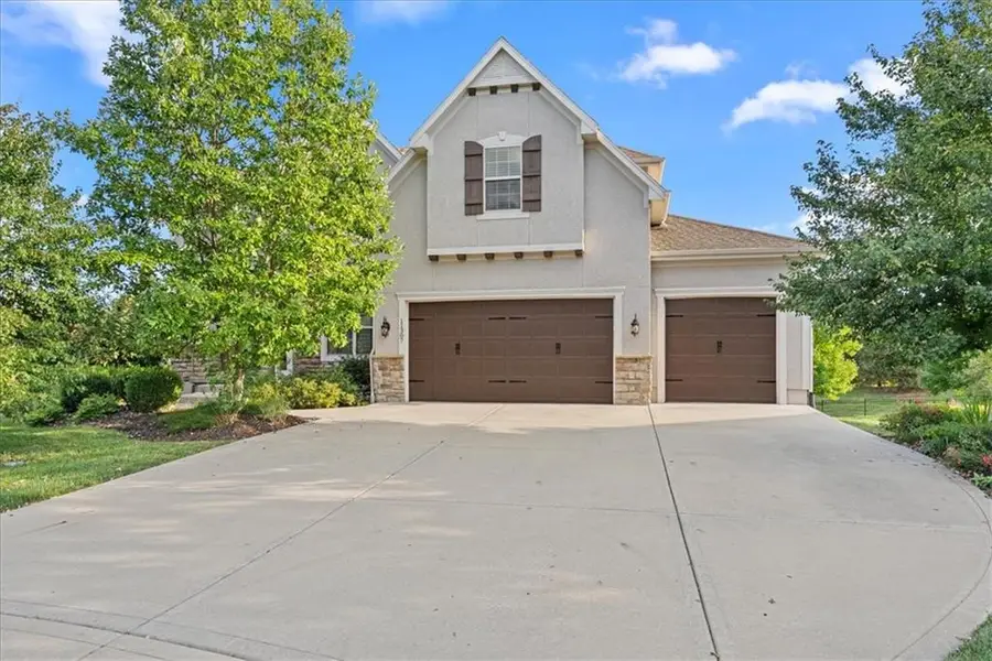 11307 W 158th Terrace, Overland Park, KS 66221 - #2