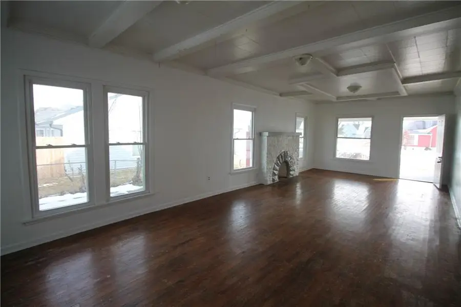 910 W 9th Street, Coffeyville, KS 67337 - #3