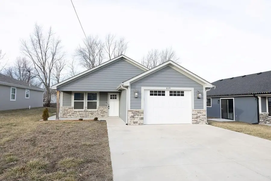 609 W Dryden Street, Odessa, MO 64076 - #2