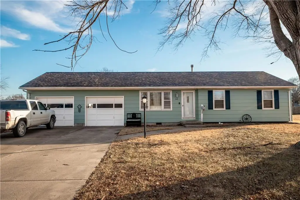 318 North Drive, Marshall, MO 65340 - #1