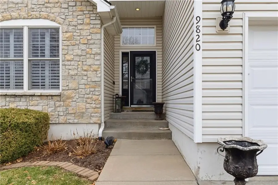 9820 N Smalley Avenue, Kansas City, MO 64157 - #2