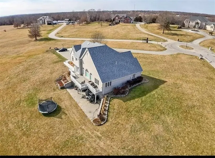 3113 Cedar Crest Lane, Chillicothe, MO 64601 - #2