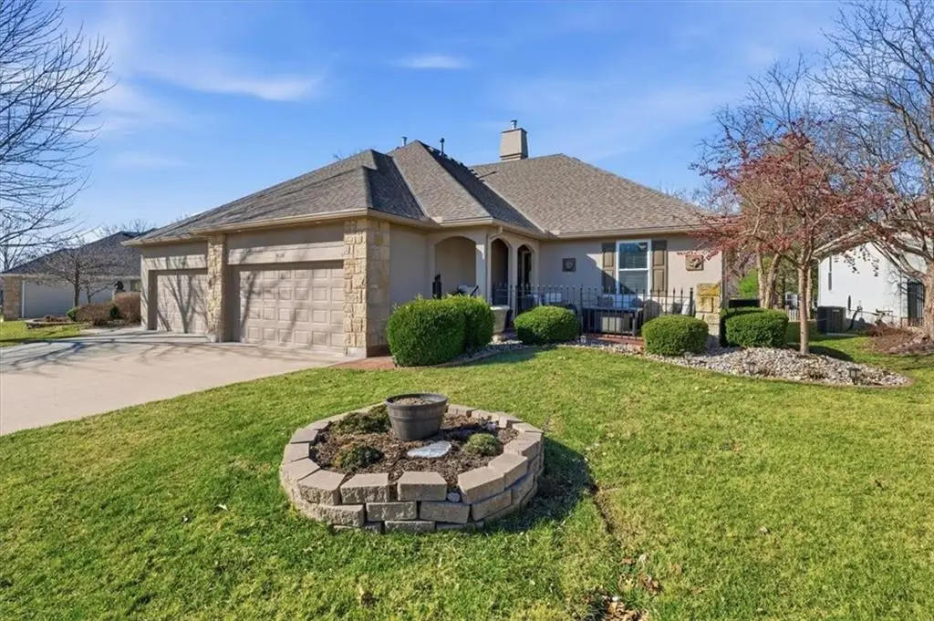 4136 SW Minnesota Drive, Lees Summit, MO 64082 - #1