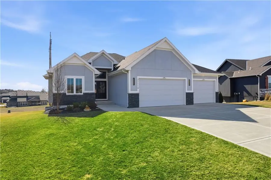 21119 W 188th Terrace, Spring Hill, KS 66083 - #2