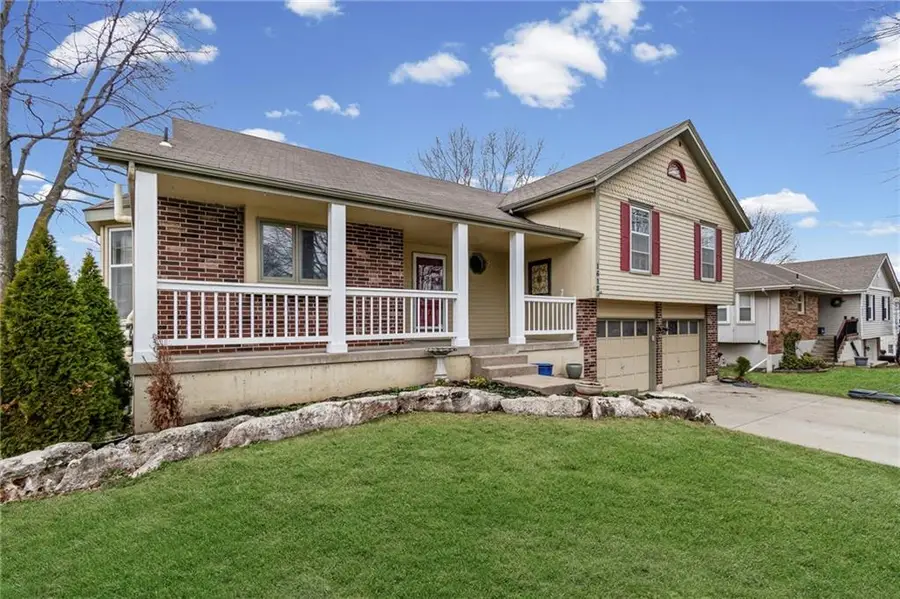 1618 SE Boone Trail, Lees Summit, MO 64063 - #2