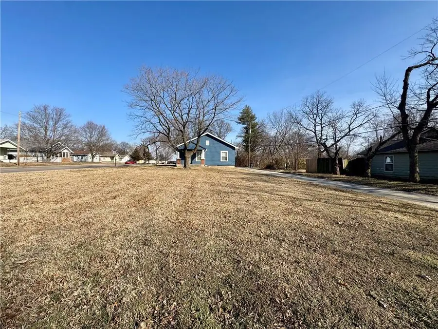502 E Jefferson Street, Pittsburg, KS 66762 - #2