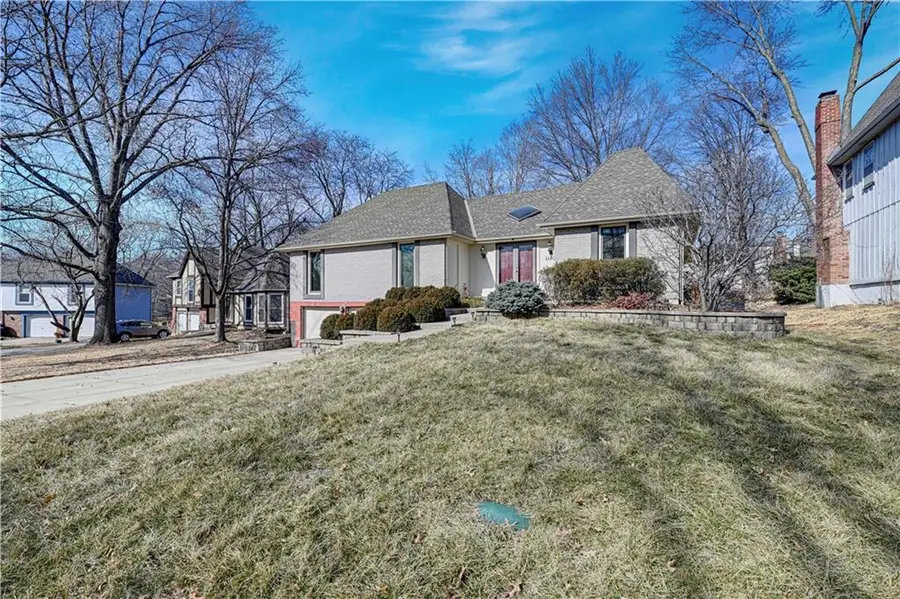 11800 W 99th Place, Overland Park, KS 66214 - #2