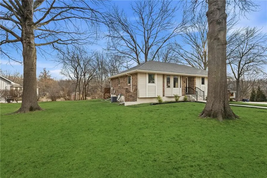 405 NE Grant Court, Lees Summit, MO 64064 - #3