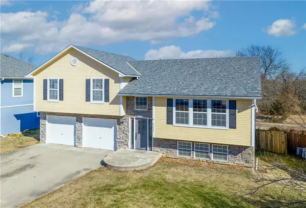 711 Brookside Drive, Warrensburg, MO 64093