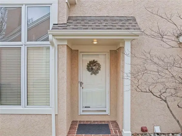 12209 Grant Lane, Overland Park, KS 66213