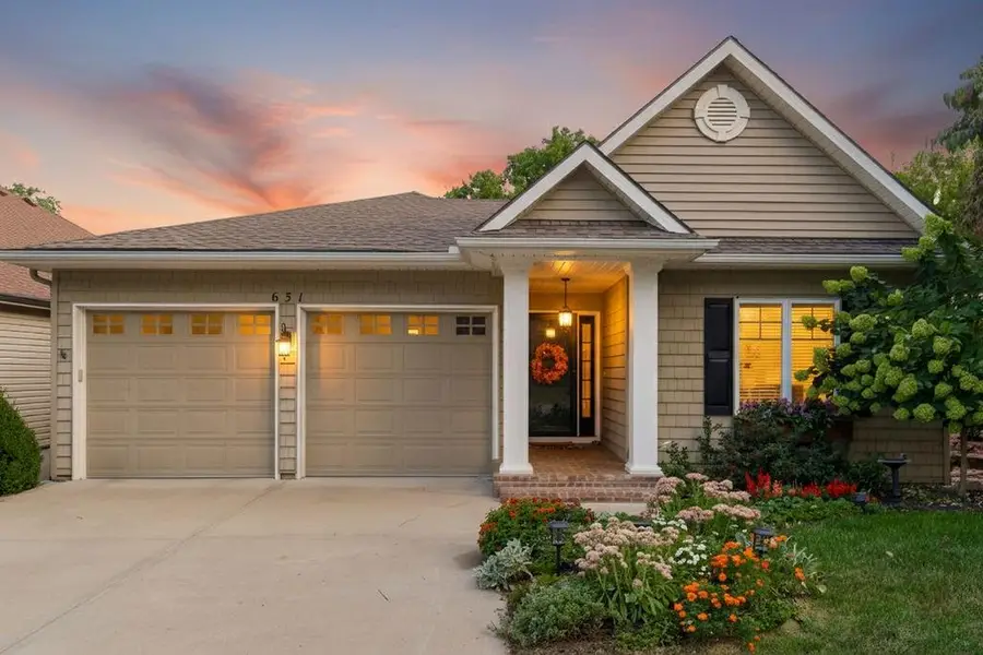 631 North Shore Drive, Lake Waukomis, MO 64151 - #2