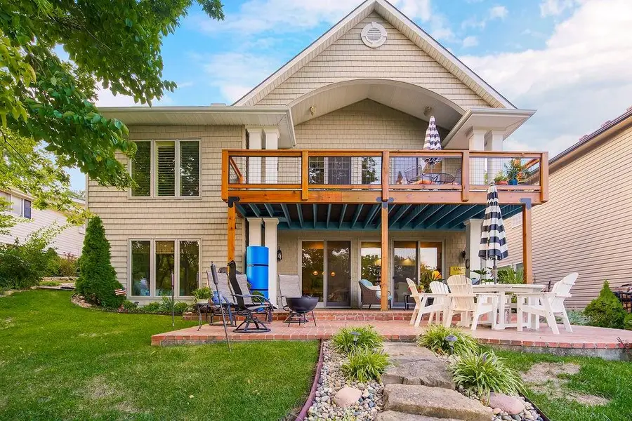 631 North Shore Drive, Lake Waukomis, MO 64151 - #3