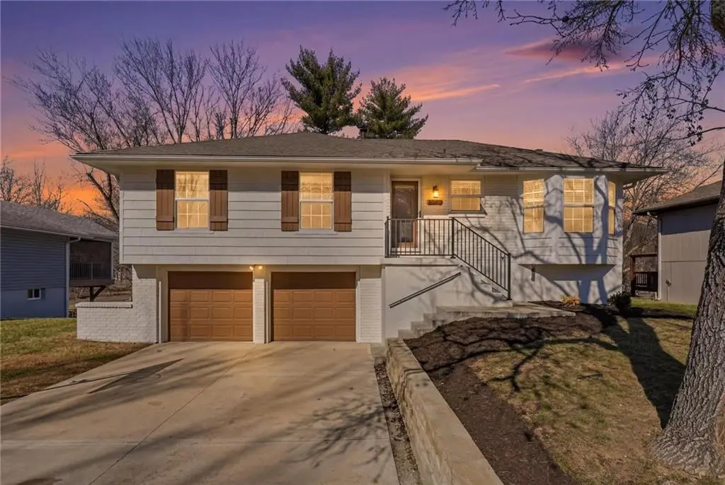 2203 N Gaines Drive, Clinton, MO 64735 - #1